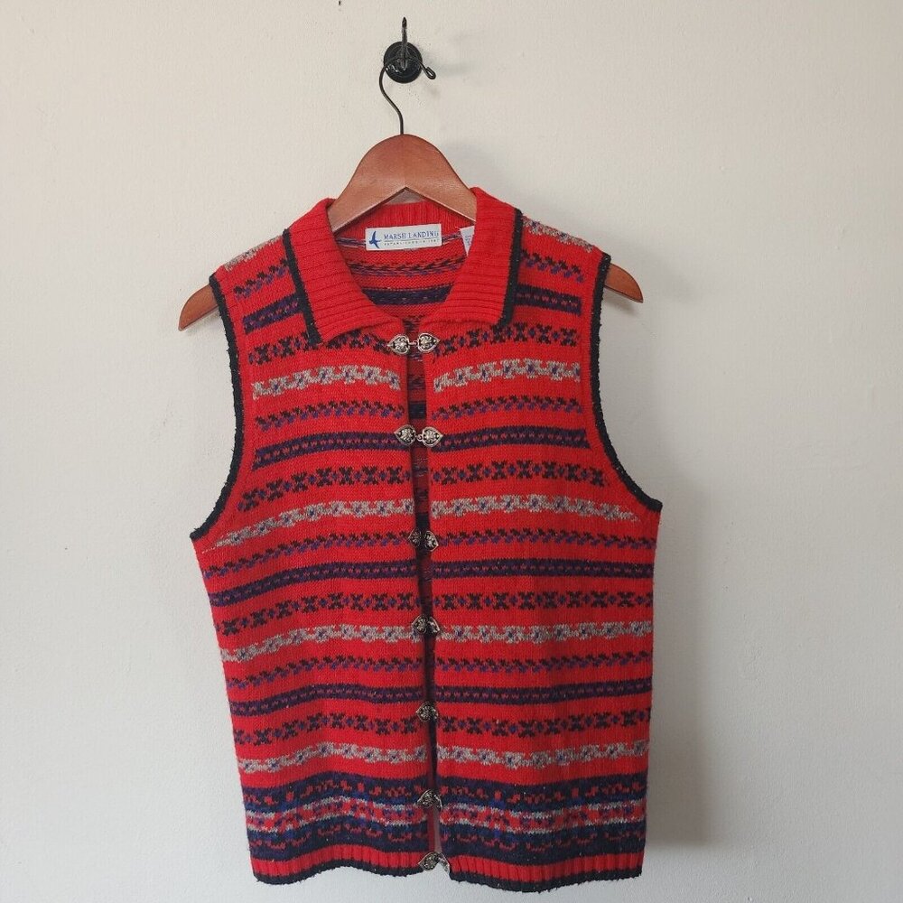Marsh Landing Nordic Red Vest Medium Clip Buttons Striped - Picture 1 of 4